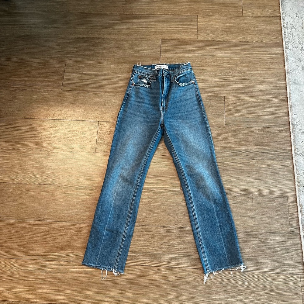 Abercrombie Ultra high rise ankle straight jeans